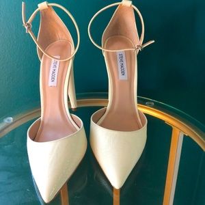10M White Steve Madden Stiletto Heels